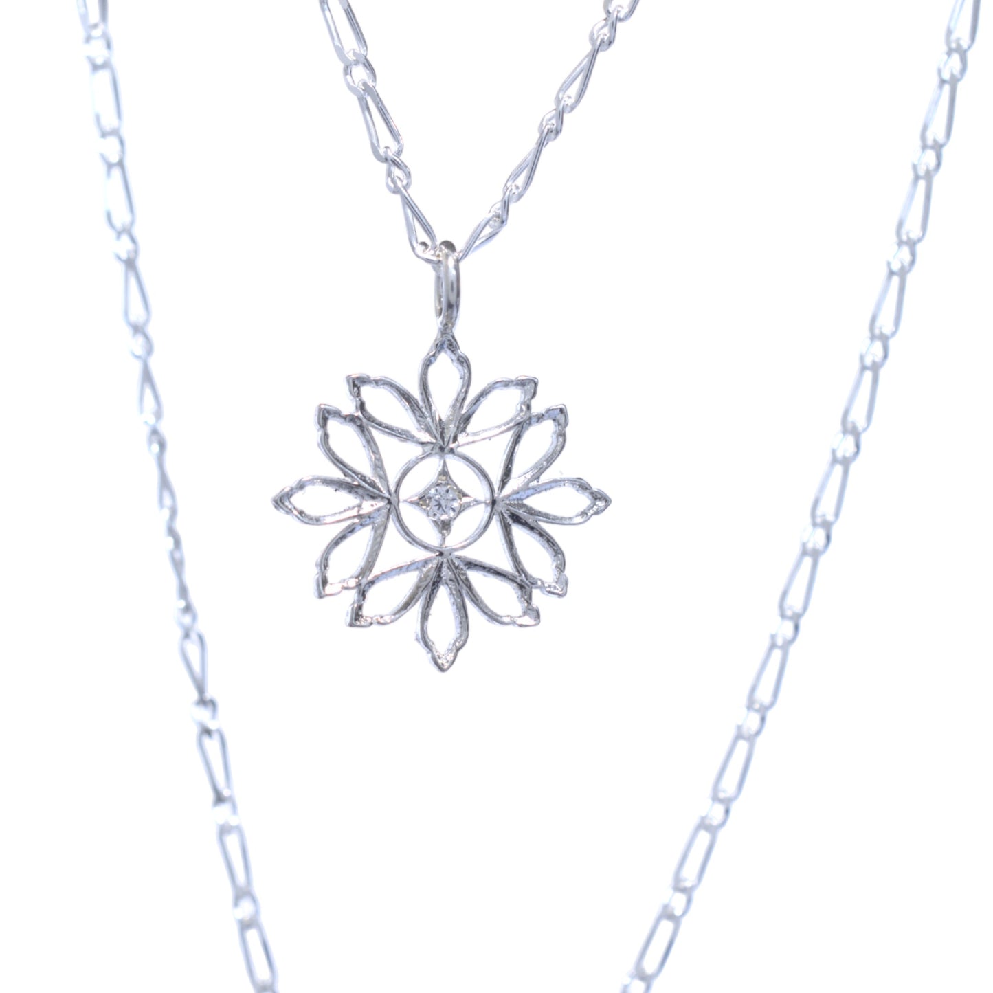 IMULTAの彫金ジュエリー Maple Ⅱ ネックレス