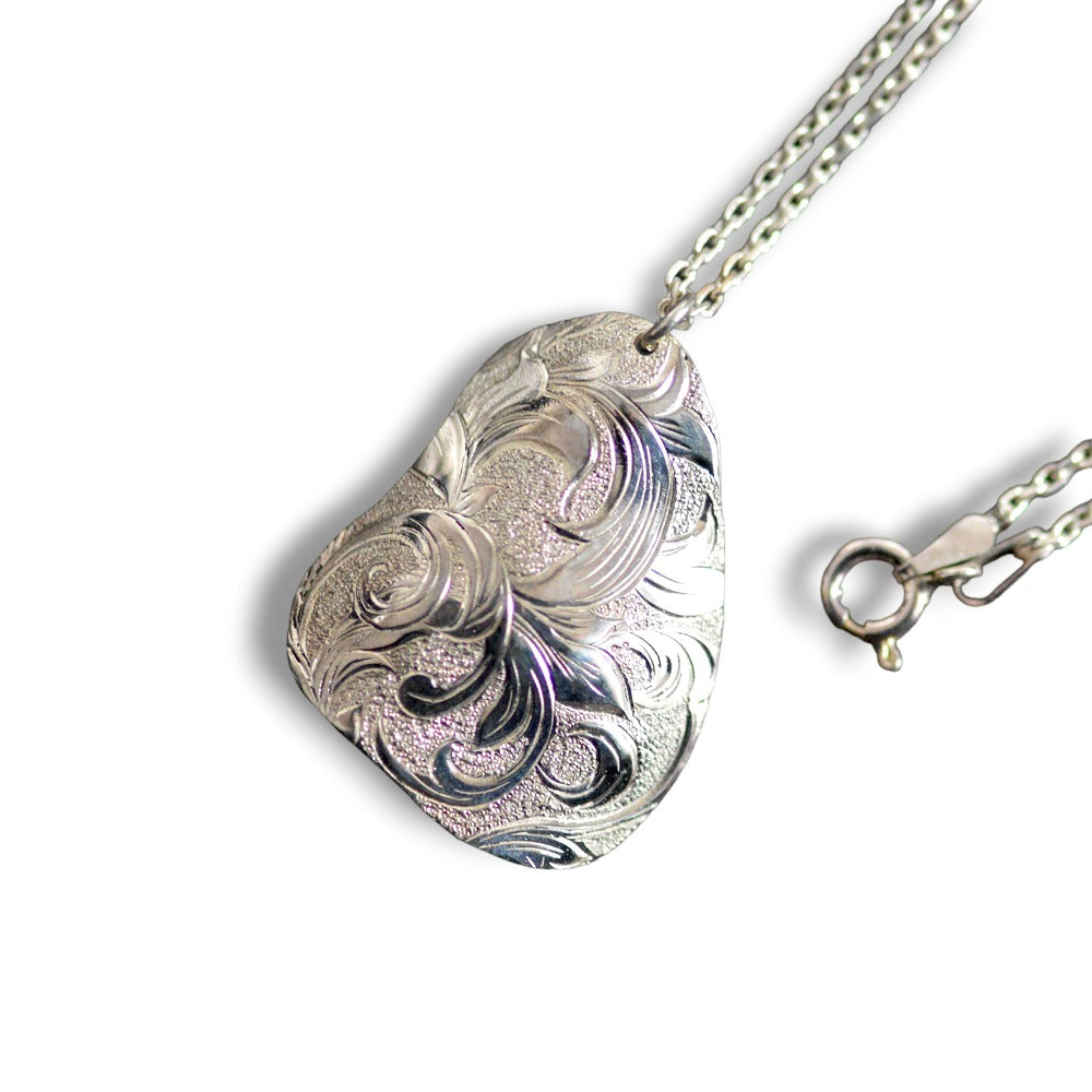 IMULTAの彫金ジュエリー porepo ネックレス