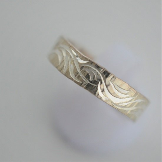 IMULTAの彫金ジュエリー solid リング 指輪