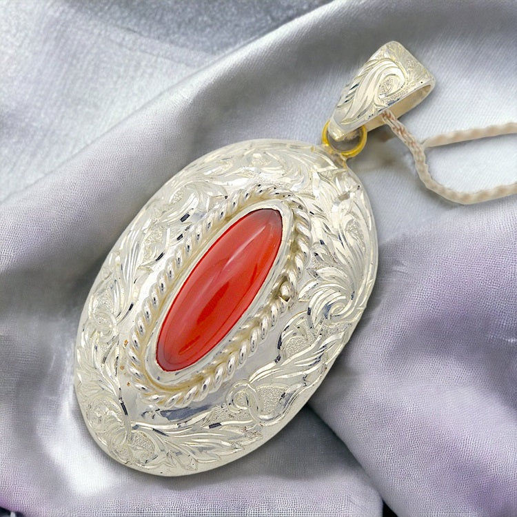 IMULTAの彫金ジュエリー ネックレス