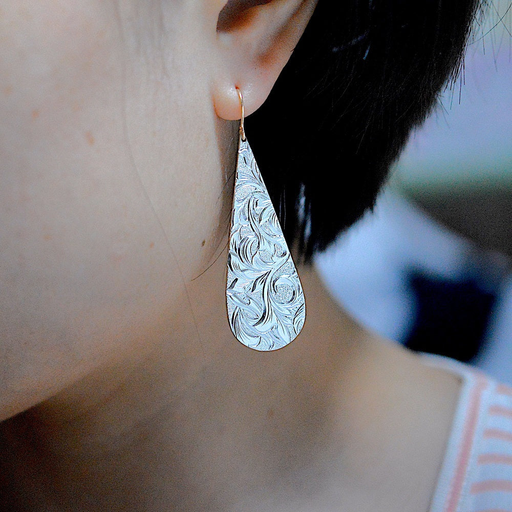 IMULTAの彫金ジュエリー GAIA ピアス