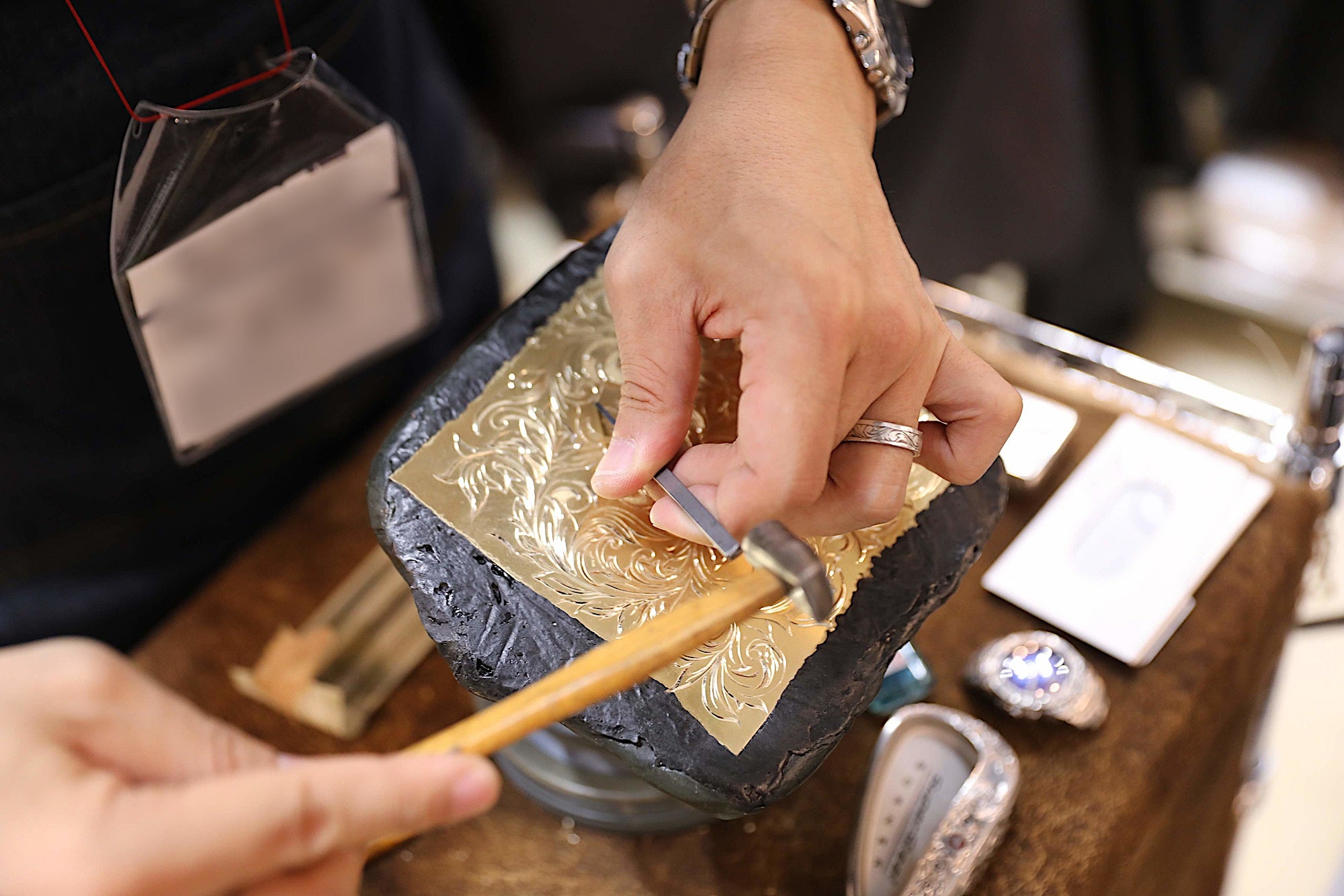 彫金の実演