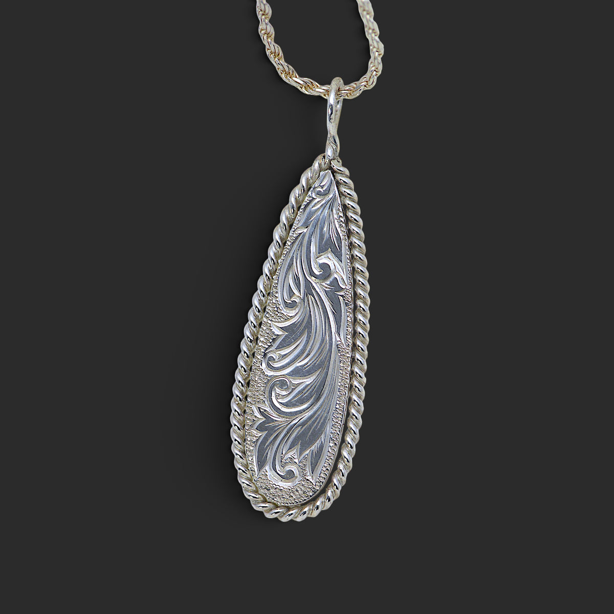 IMULTAの彫金ジュエリー Leaf Engraving ネックレス