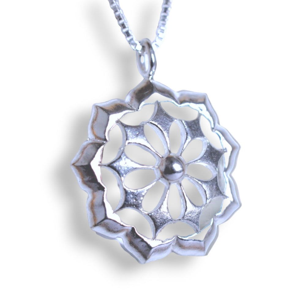 IMULTAの彫金ジュエリー Nonagon shine ネックレス