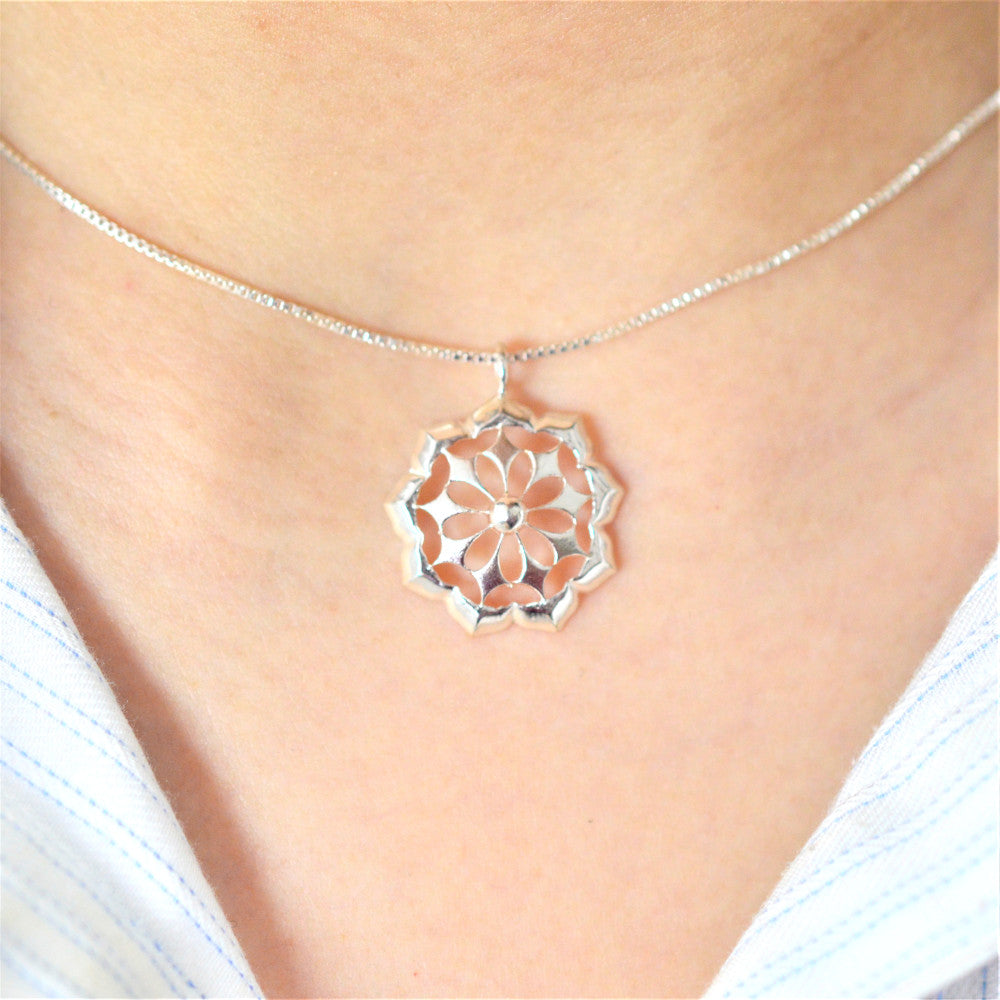 IMULTAの彫金ジュエリー Nonagon shine ネックレス