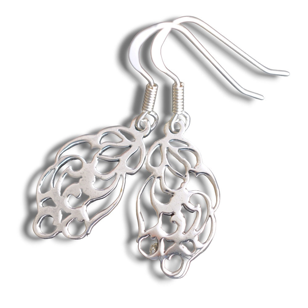 IMULTAの彫金ジュエリー Rose ピアス