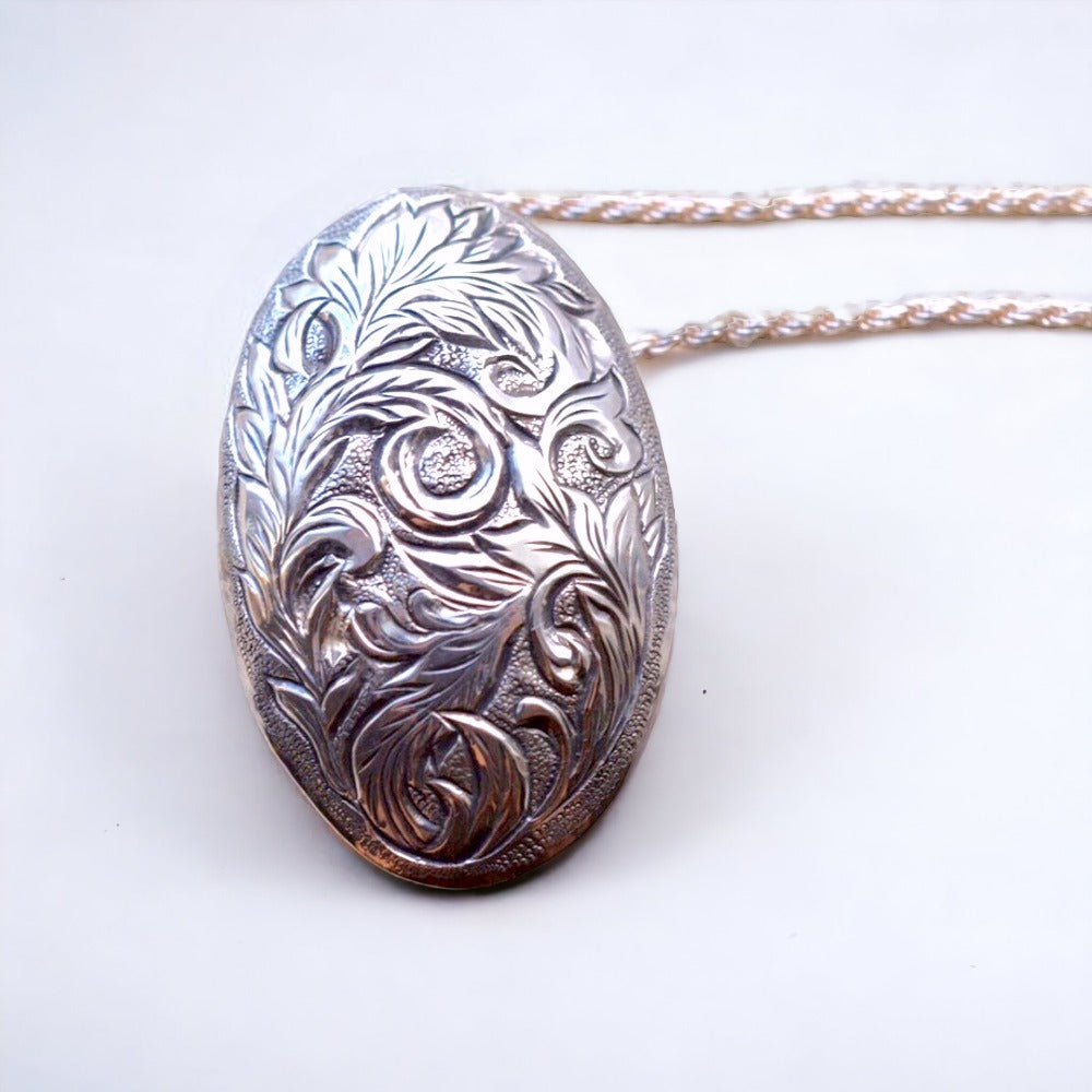 IMULTAの彫金ジュエリー Scultura ネックレス