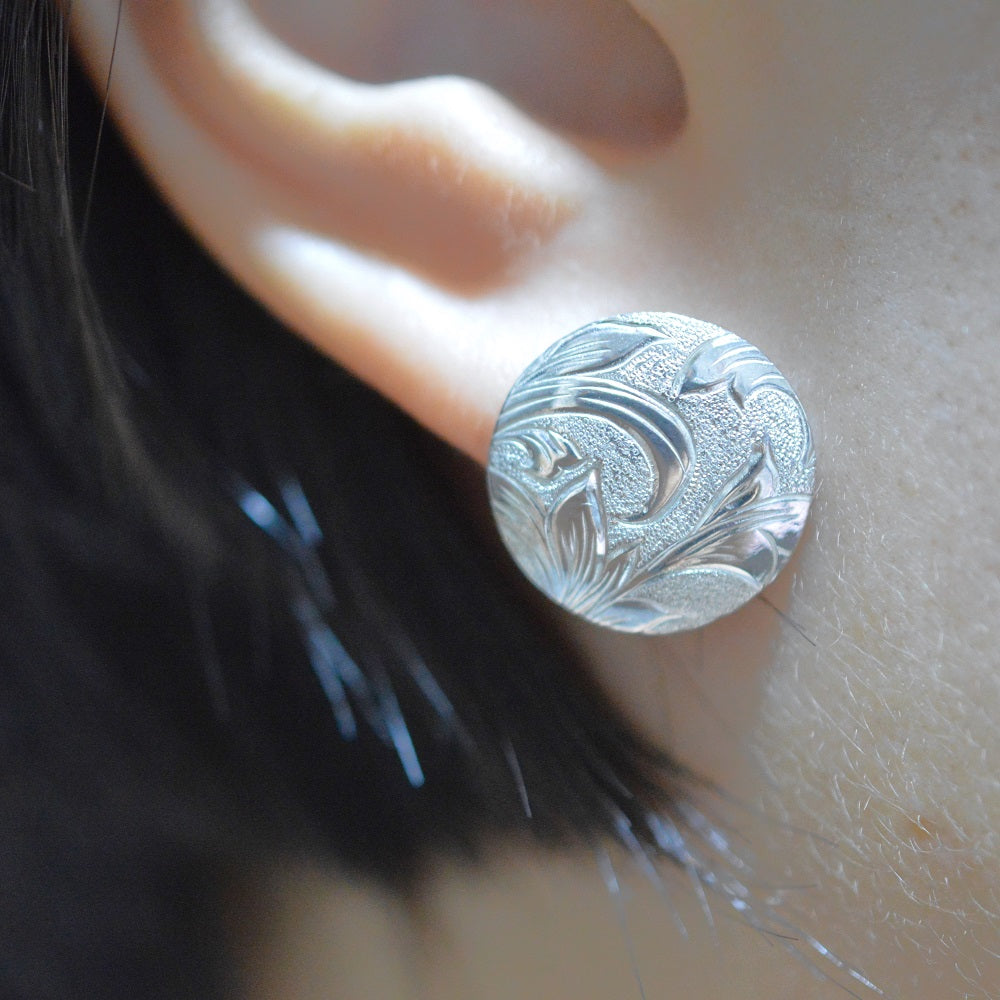 IMULTAの彫金ジュエリー Sunsol ピアス