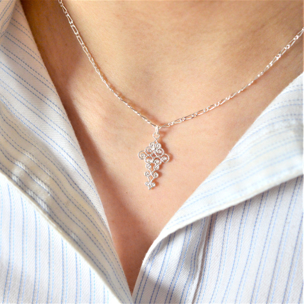 IMULTAの彫金ジュエリー coiled ネックレス