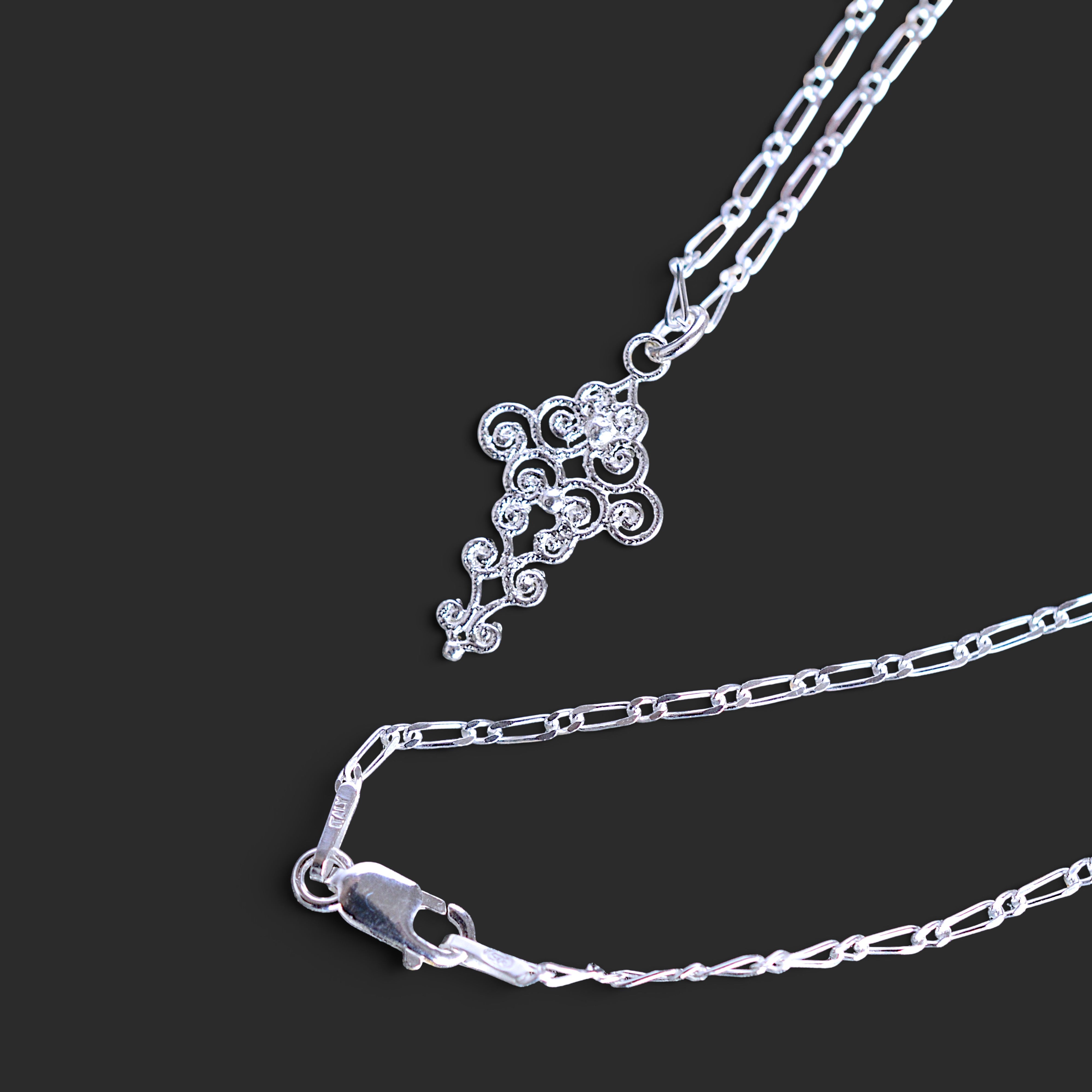 IMULTAの彫金ジュエリー coiled ネックレス