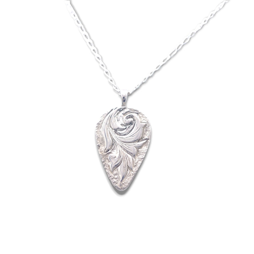 IMULTAの彫金ジュエリー deep engraving ネックレス