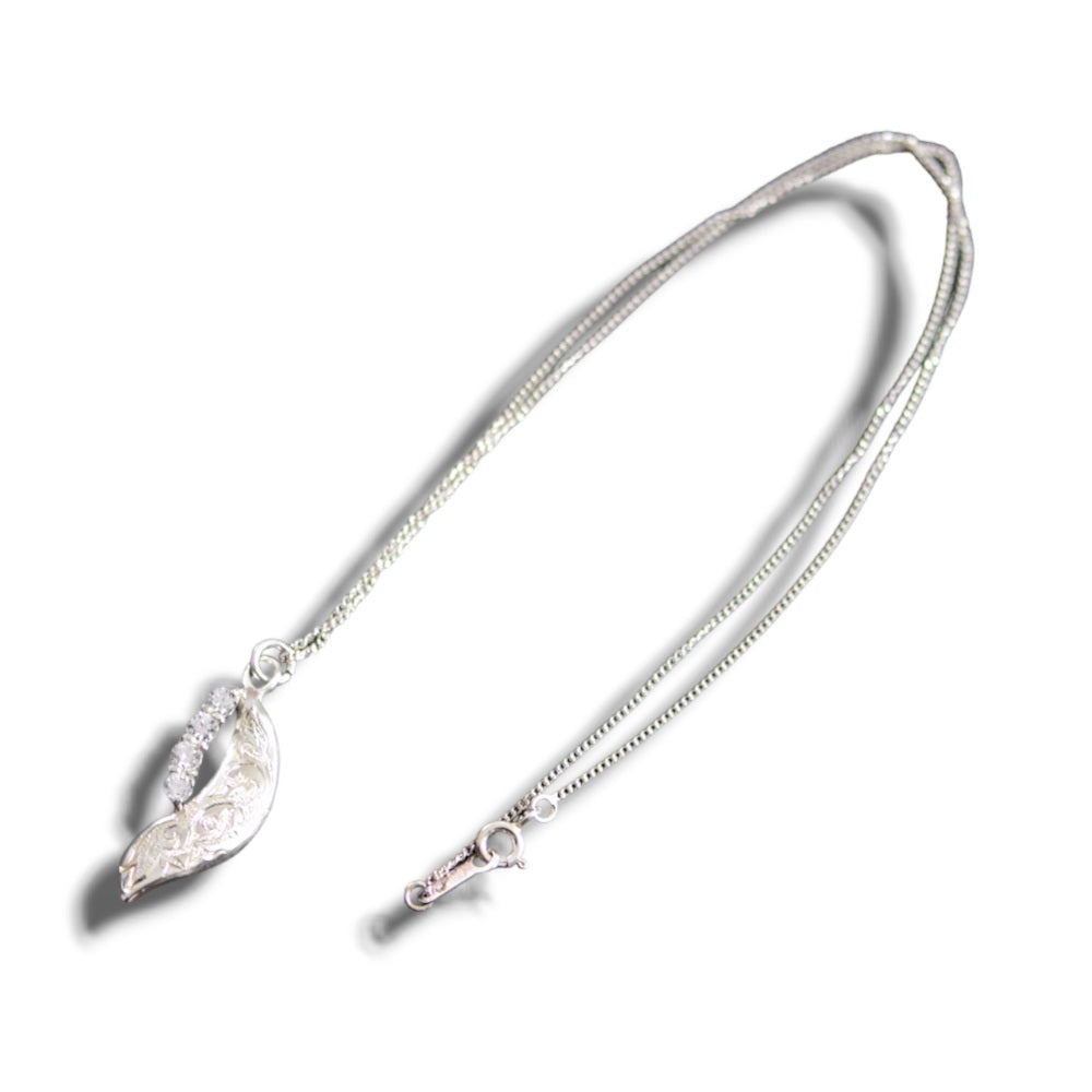 IMULTAの彫金ジュエリー dew ネックレス