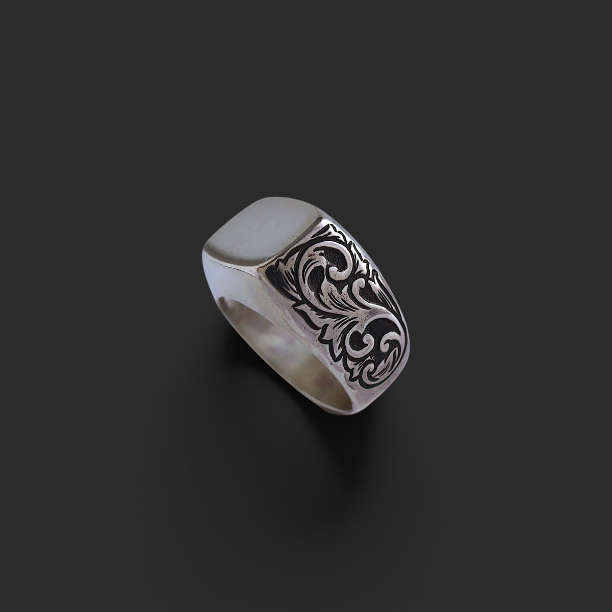 IMULTAの彫金ジュエリー ivy リング 指輪