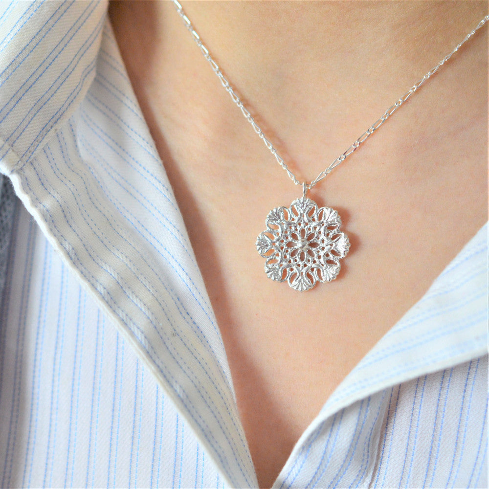 IMULTAの彫金ジュエリー powder snow ネックレス