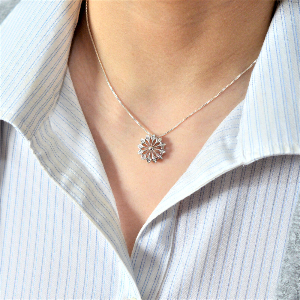 IMULTAの彫金ジュエリー　Chrysanthemum　ネックレス