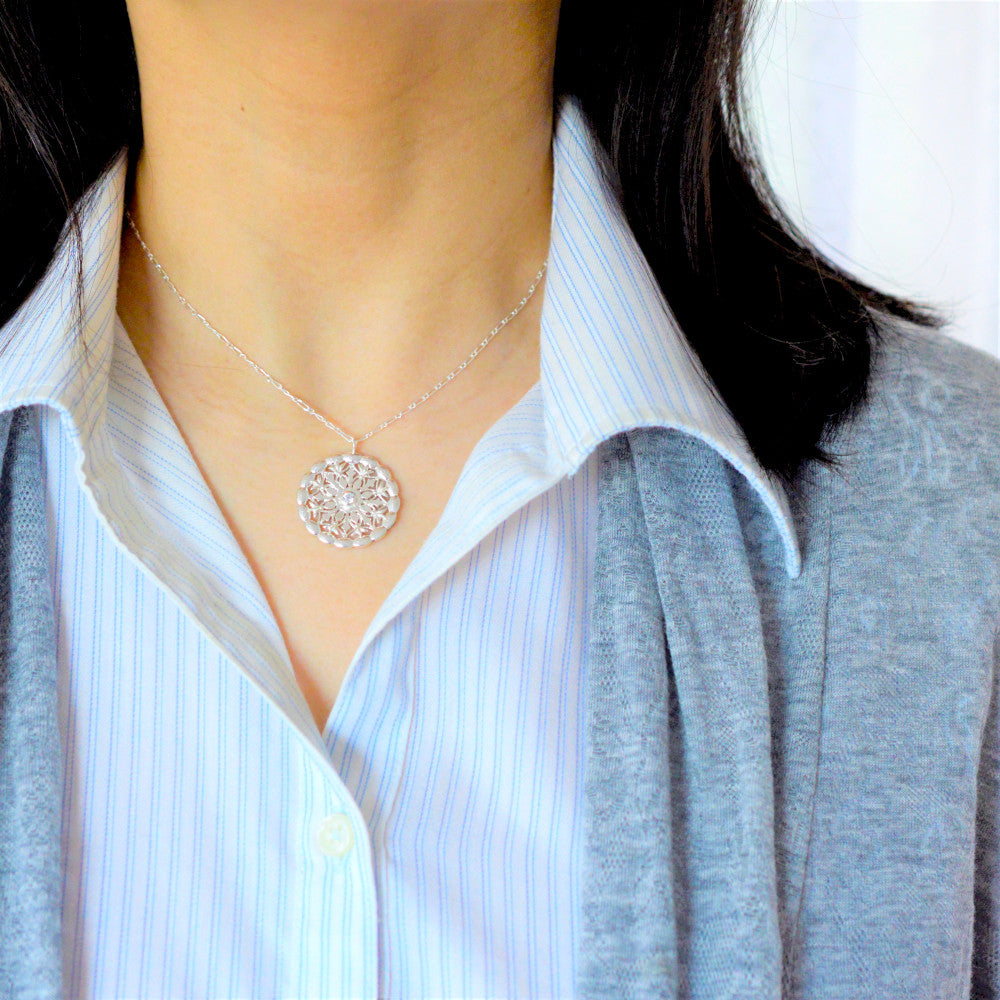 IMULTAの彫金ジュエリー　Crystal Snow　ネックレス