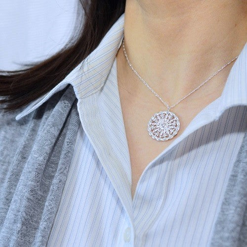 IMULTAの彫金ジュエリー　Crystal Snow　ネックレス