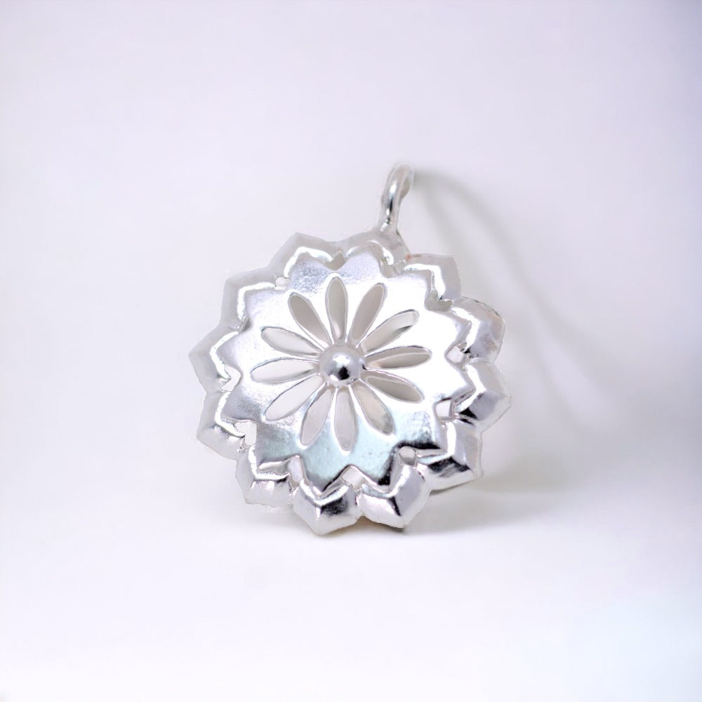IMULTAの彫金ジュエリー　Jua　ネックレス