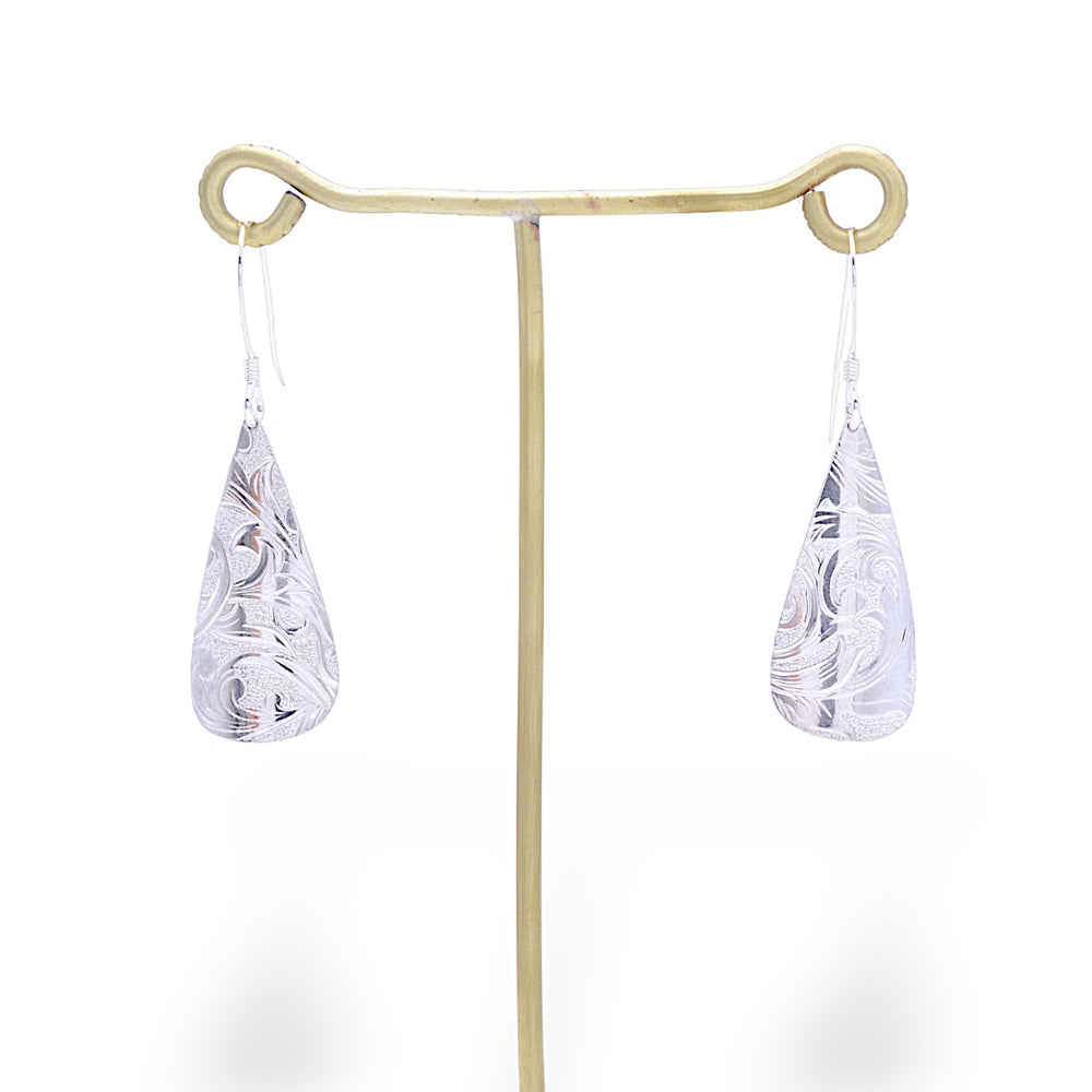 IMULTA Fortuna 彫金しずくピアス 着用・全体像｜Silver925 3カラー