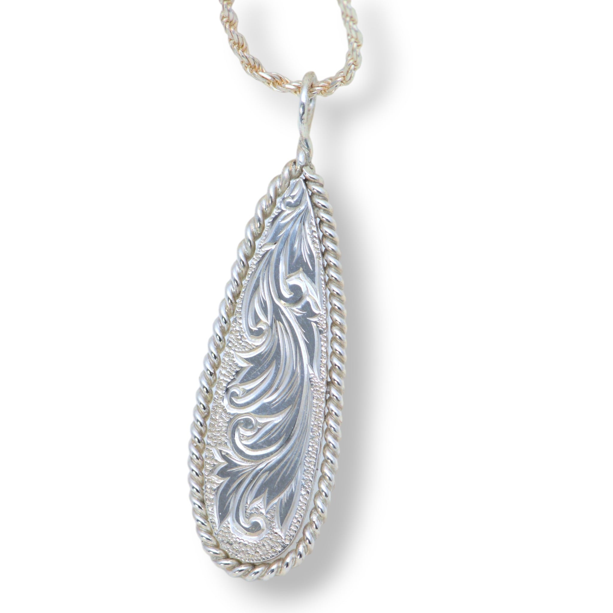 IMULTAの彫金ジュエリー　Leaf Engraving　ネックレス