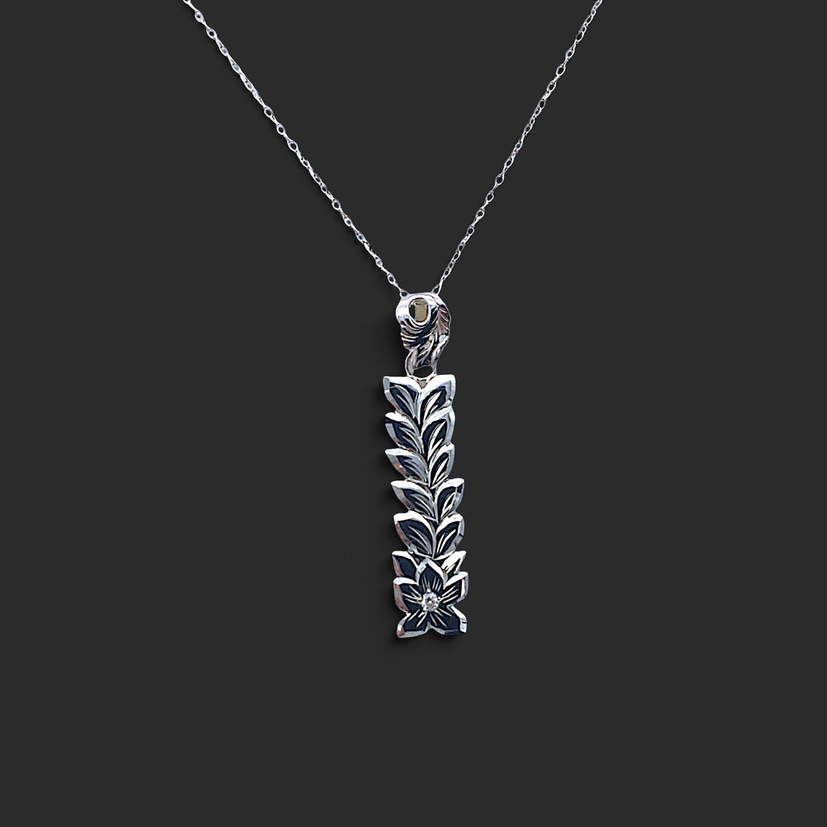 IMULTAの彫金ジュエリー　Maile　ネックレス