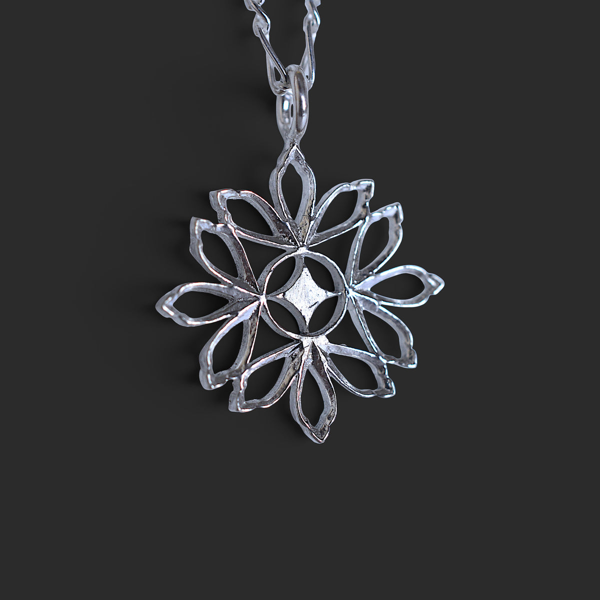 IMULTAの彫金ジュエリー　Maple　ネックレス