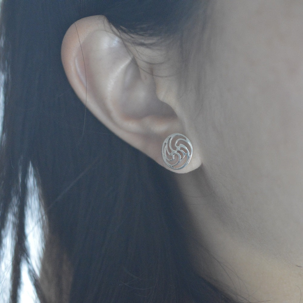 IMULTAの彫金ジュエリー　Marble　ピアス