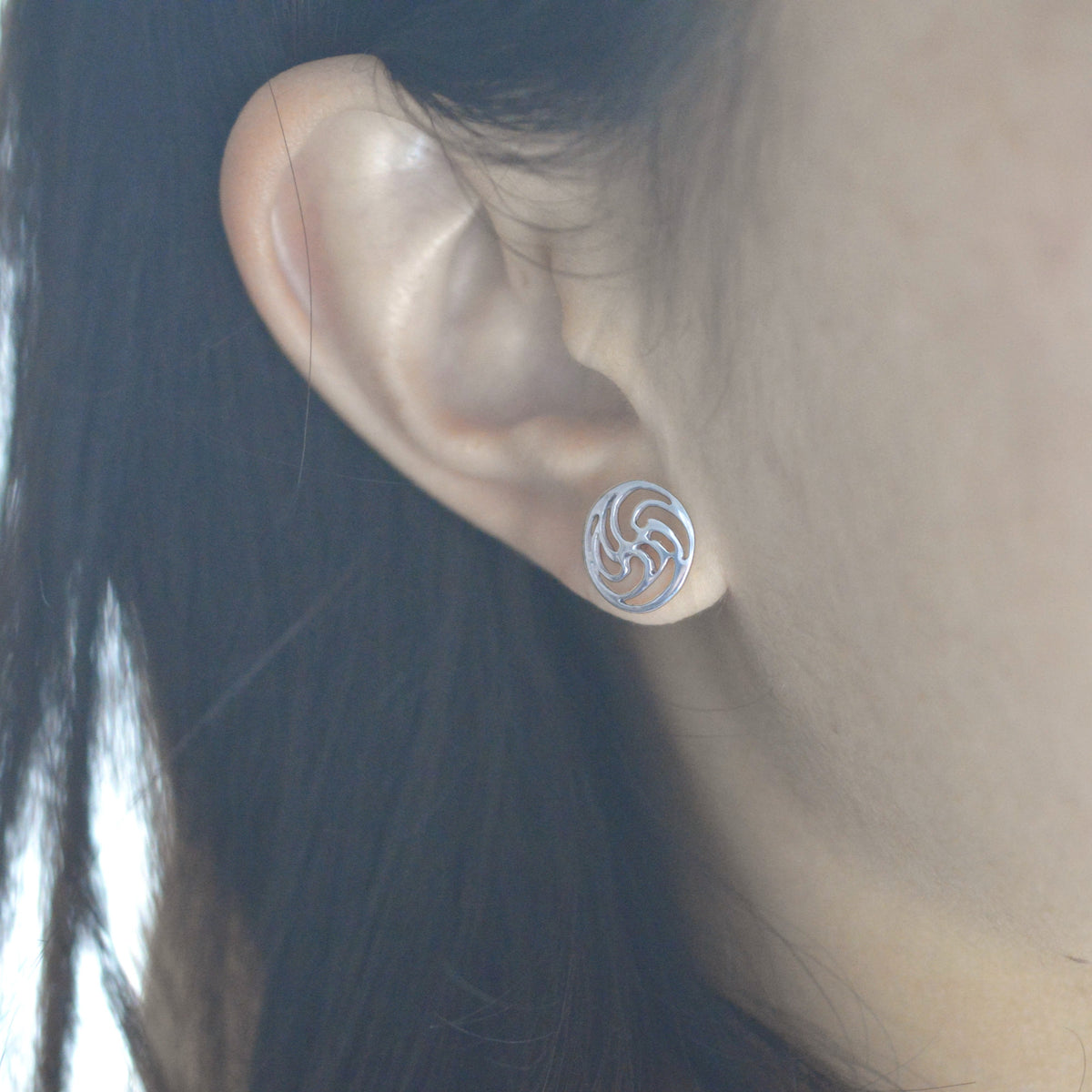 IMULTAの彫金ジュエリー　Marble　ピアス