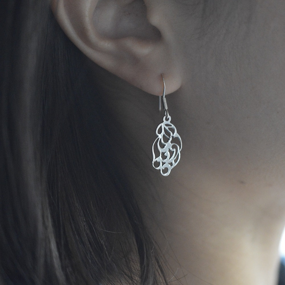 IMULTAの彫金ジュエリー　Rose　ピアス