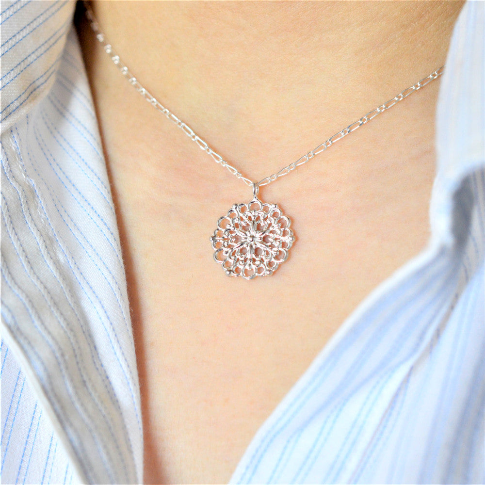 IMULTAの彫金ジュエリー　Small Tracery　ネックレス