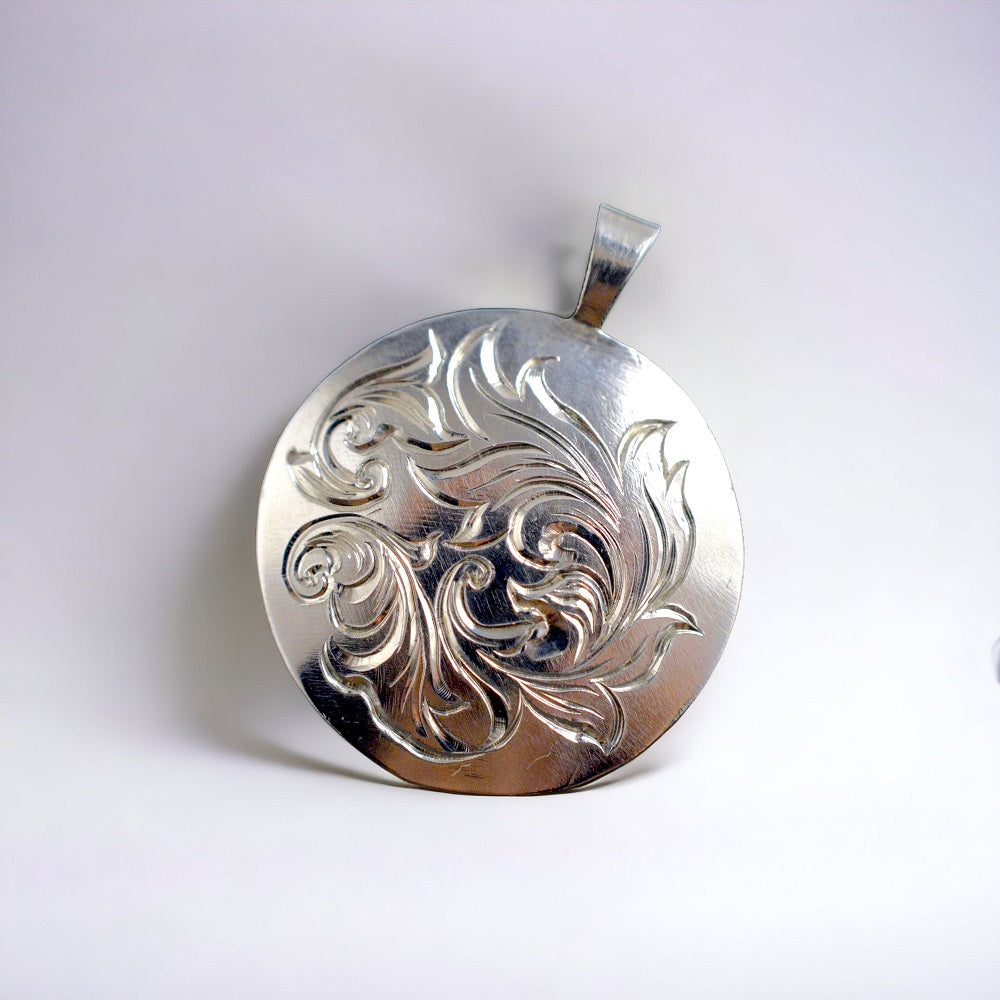 IMULTAの彫金ジュエリー　Souvenir　ネックレス