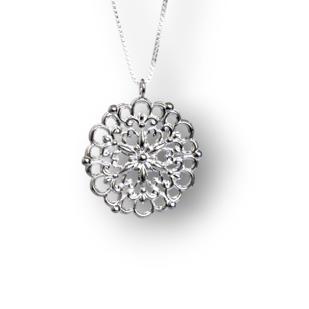 IMULTAの彫金ジュエリー　Tracery　ネックレス