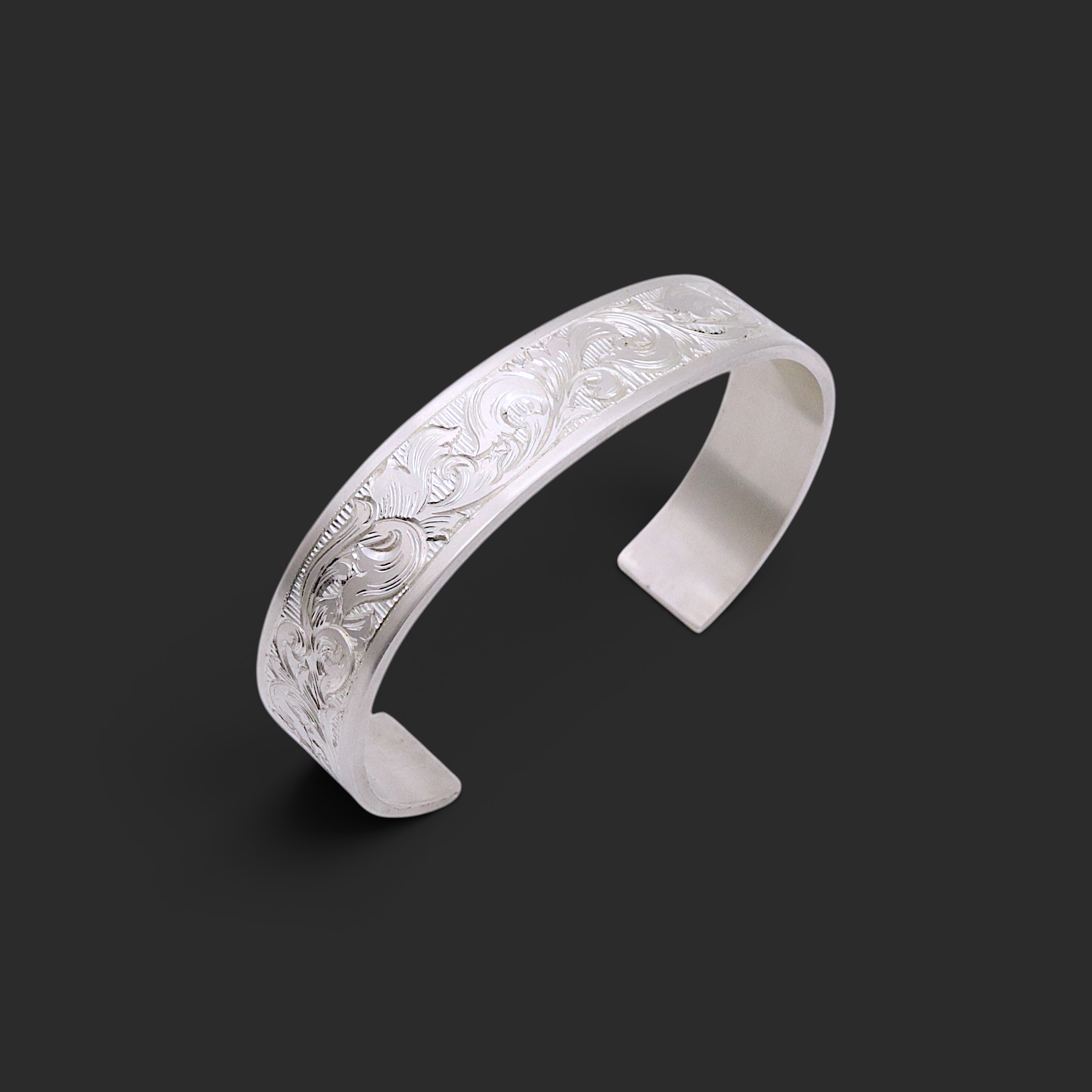 IMULTAの彫金ジュエリー　acanthus bangle　バングル