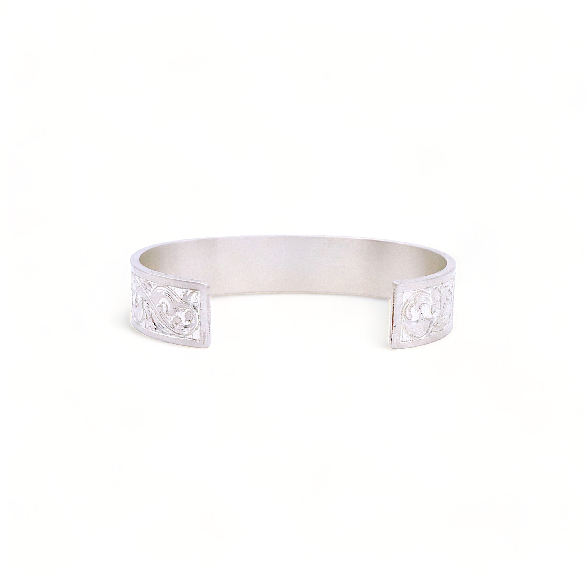 IMULTAの彫金ジュエリー　acanthus bangle　バングル