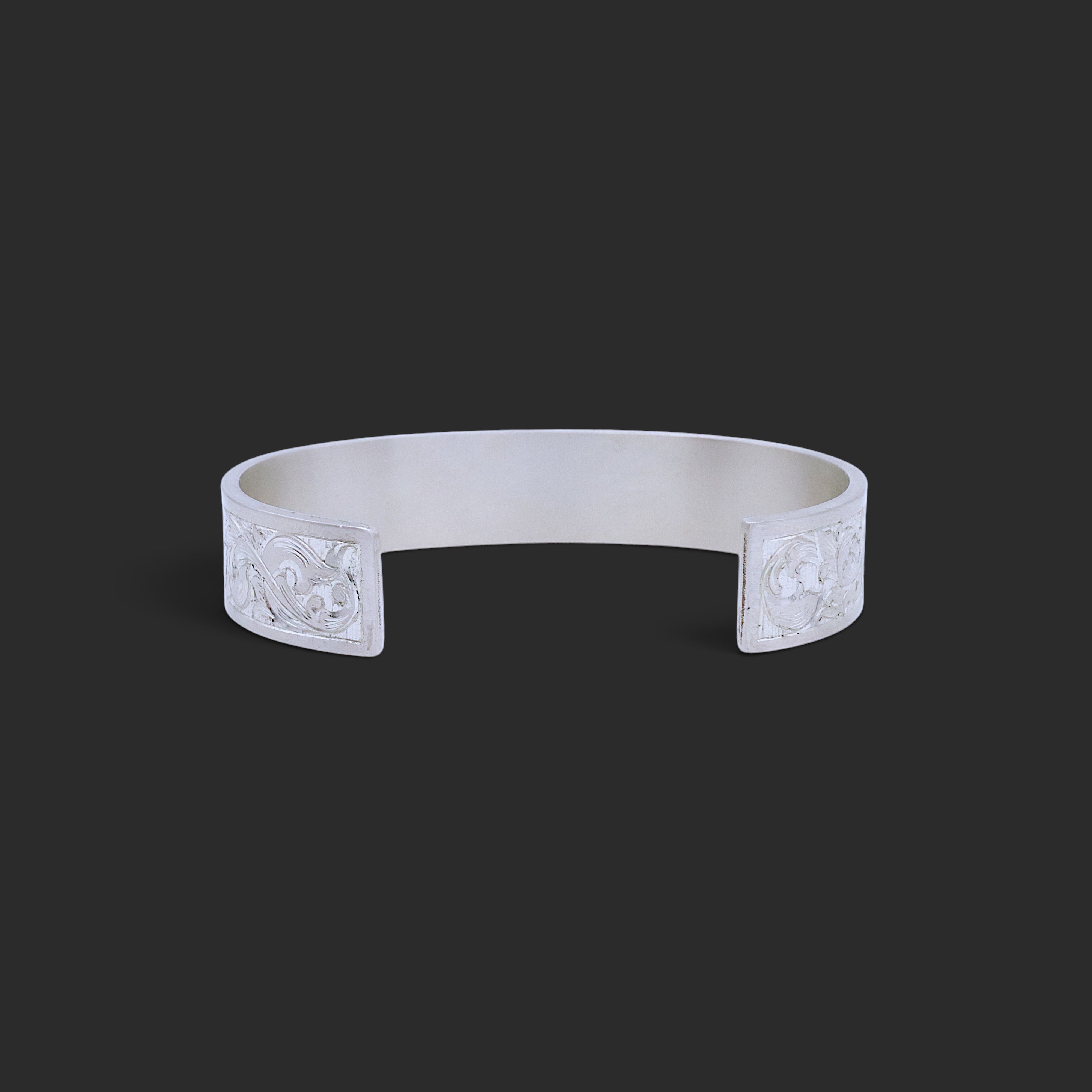 IMULTAの彫金ジュエリー　acanthus bangle　バングル