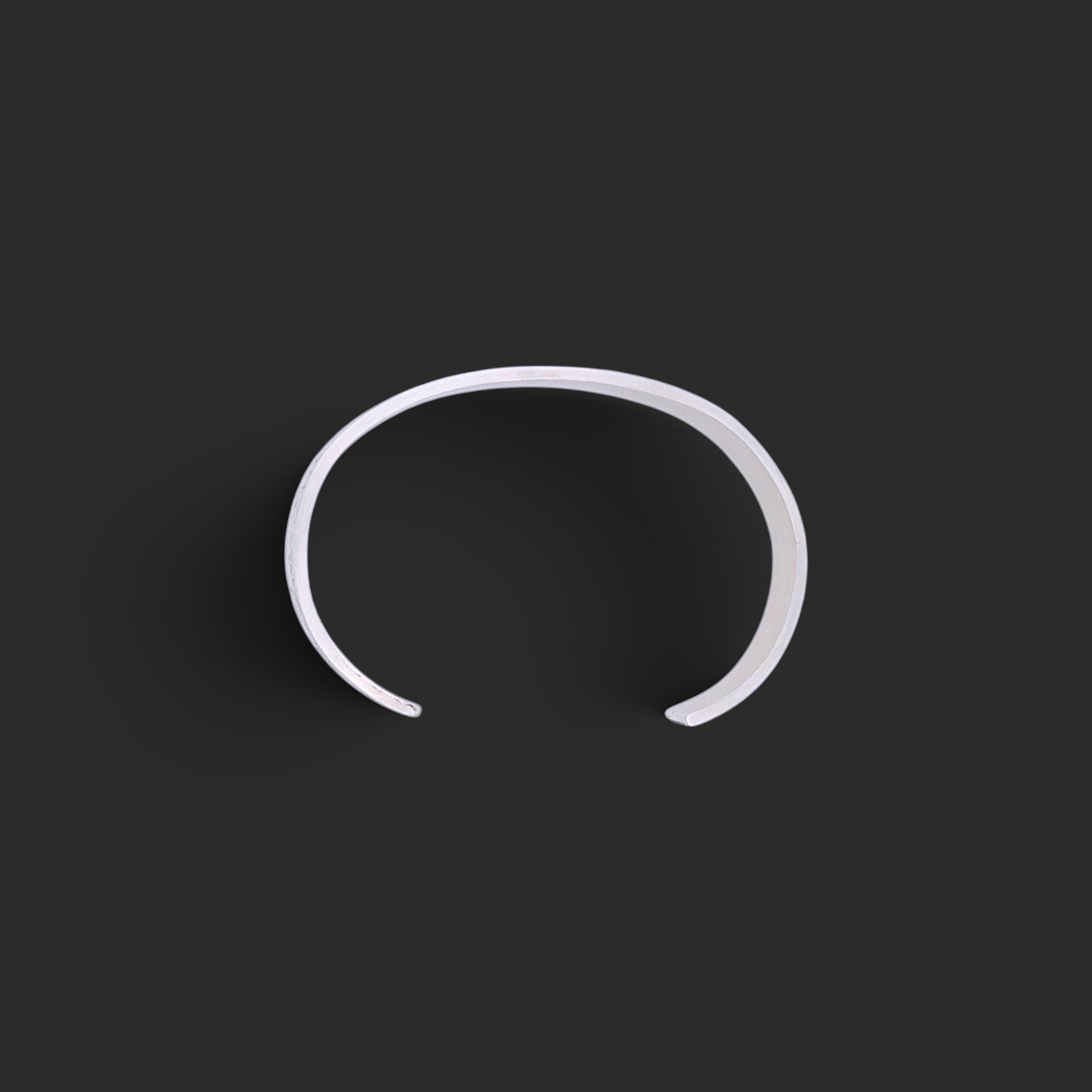 IMULTAの彫金ジュエリー　acanthus bangle　バングル