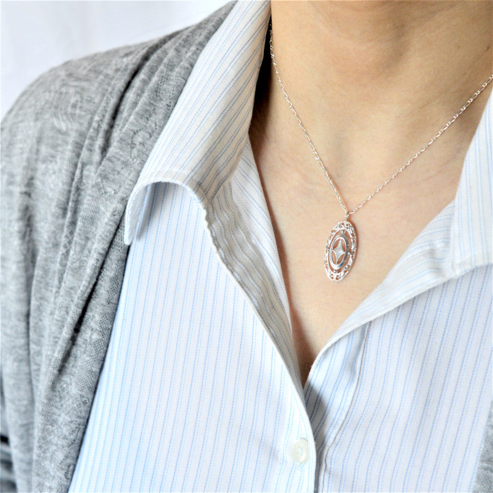 IMULTAの彫金ジュエリー　gap shield　ネックレス