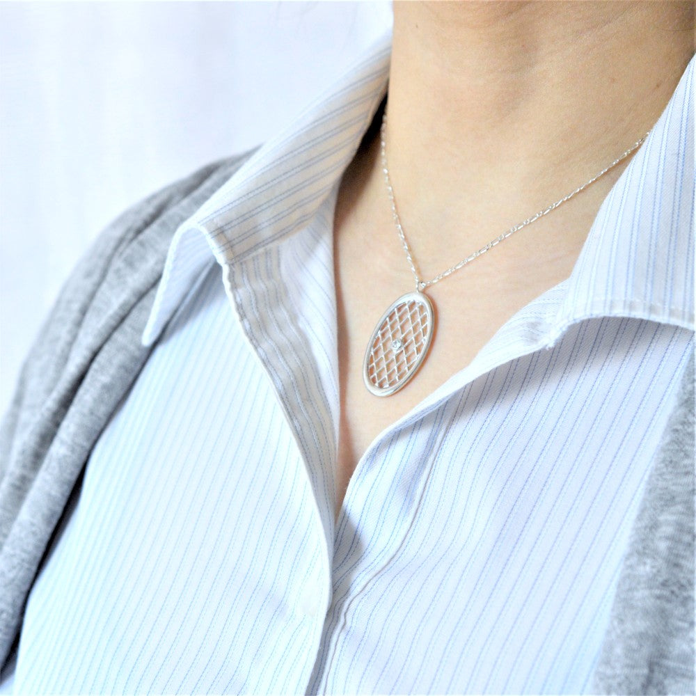 IMULTAの彫金ジュエリー　lattice Ⅱ　ネックレス