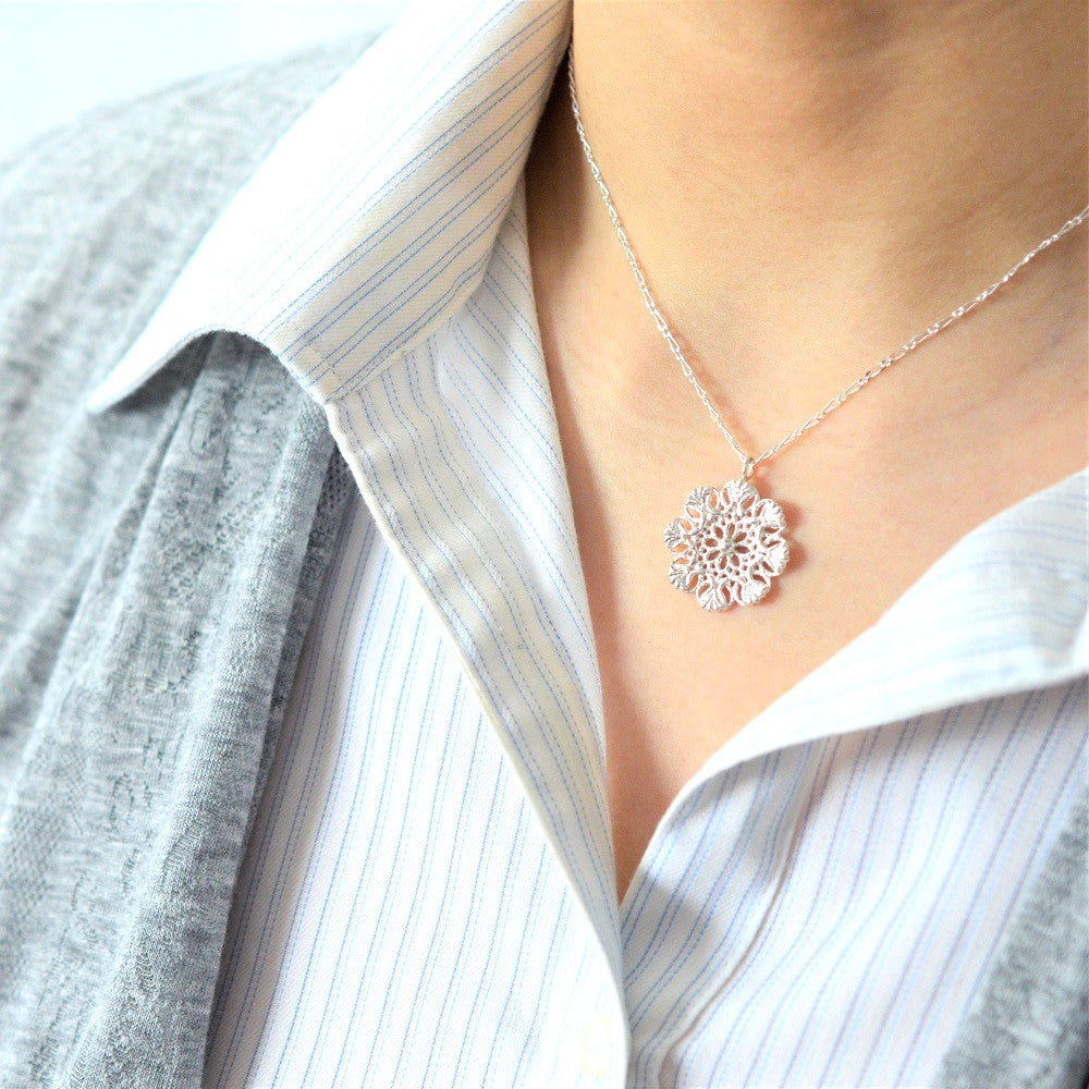 IMULTAの彫金ジュエリー　powder snow　ネックレス