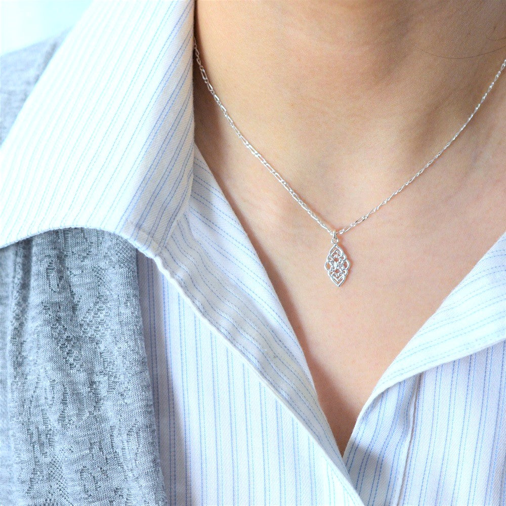 IMULTAの彫金ジュエリー　secret little heart　ネックレス