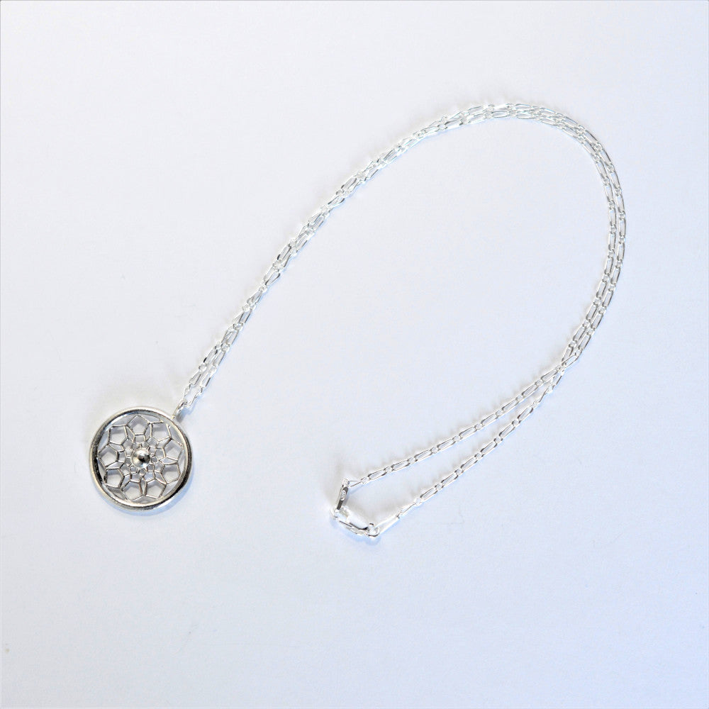 IMULTAの彫金ジュエリー　symmetric　ネックレス